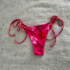 Koana Swim - NAYA STRING BOTTOM - PINK HIBISCUS